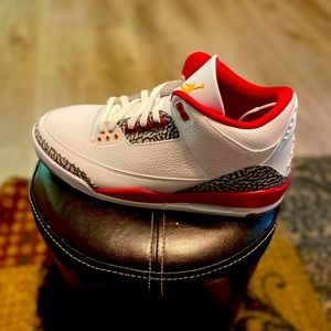 Jordan 3 Retro Cardinal Red
